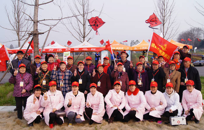 3月学雷锋，福寿居公益在行动